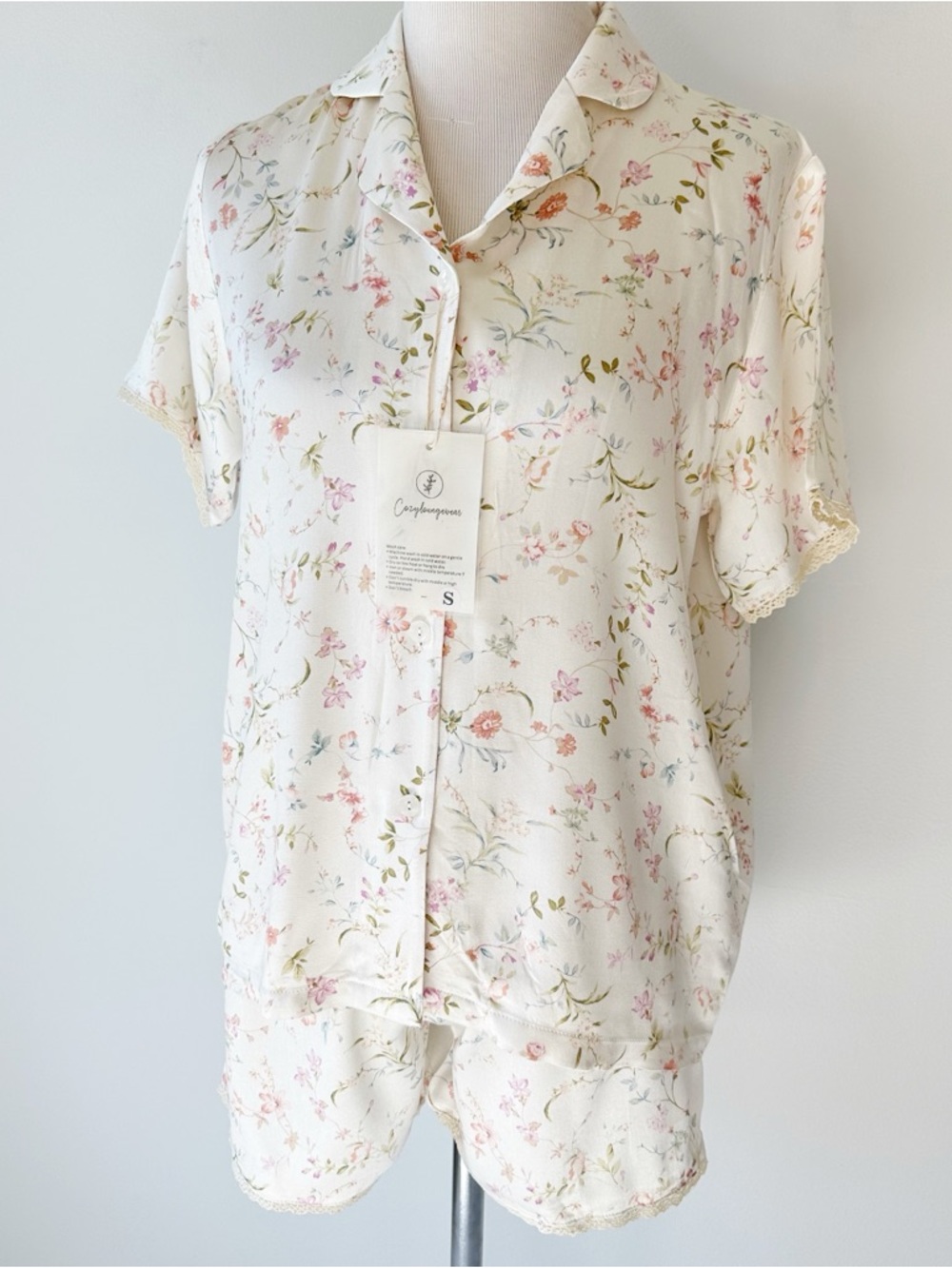 Cozyloungewear Cream Ecru Floral Shorts Pajama Set Cottagecore Cute Whimsy Gram - Picture 2 of 16